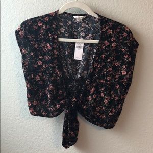 American Eagle Cropped Floral Top